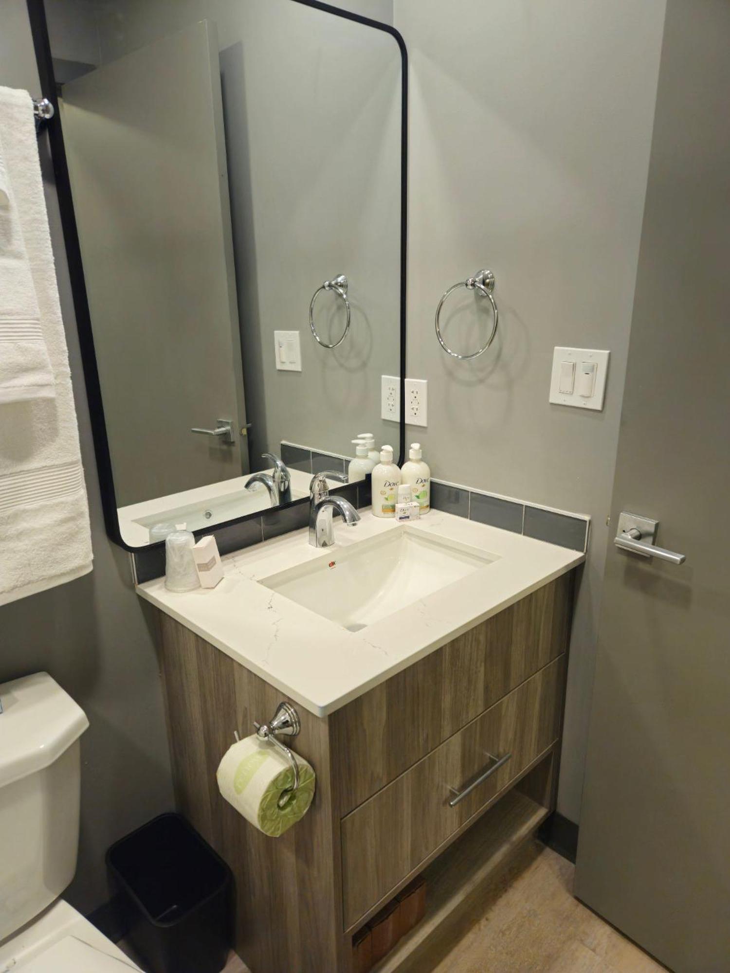 Ramada By Wyndham West Edmonton Hotel & Suites Extérieur photo