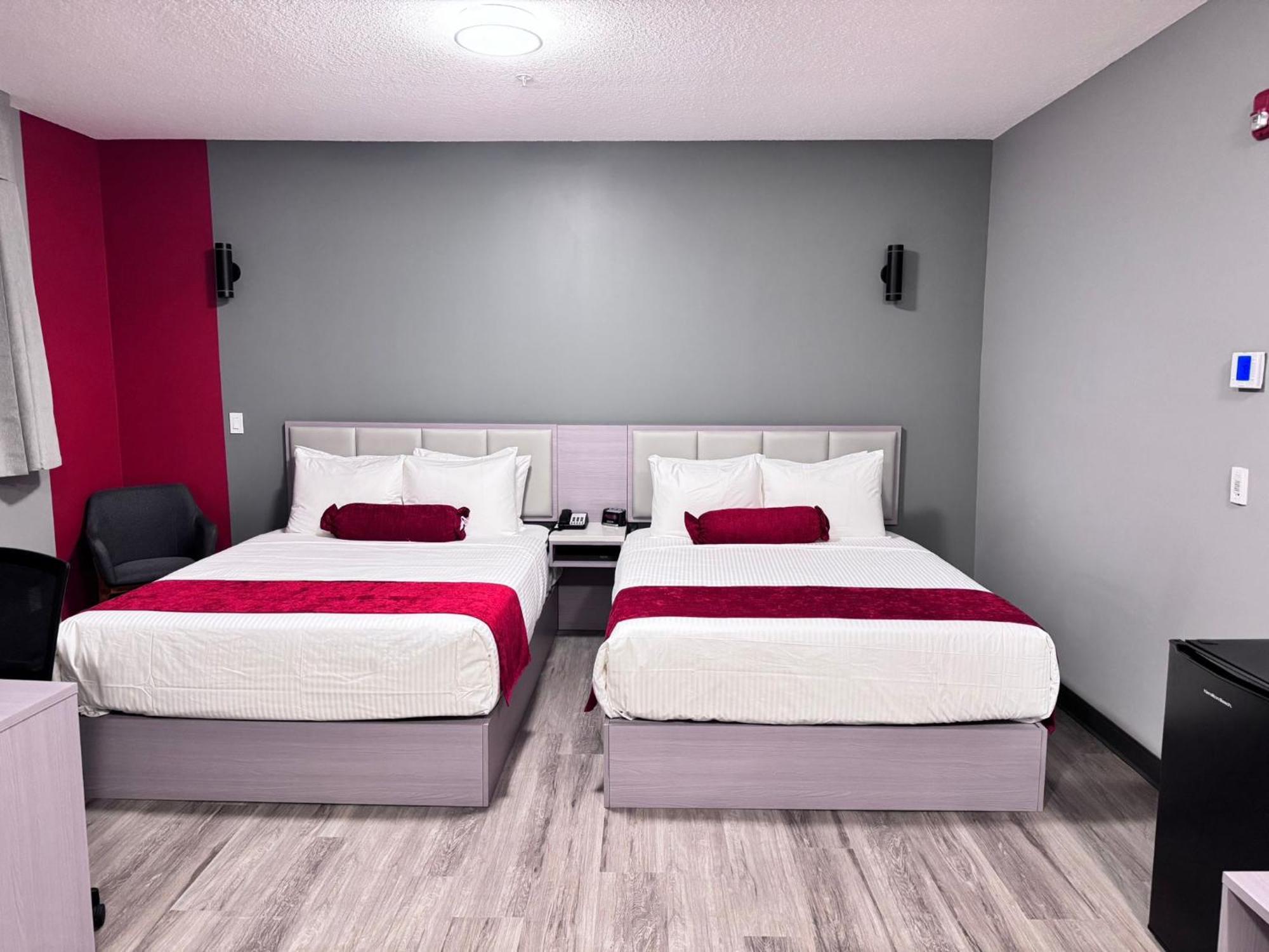 Ramada By Wyndham West Edmonton Hotel & Suites Extérieur photo